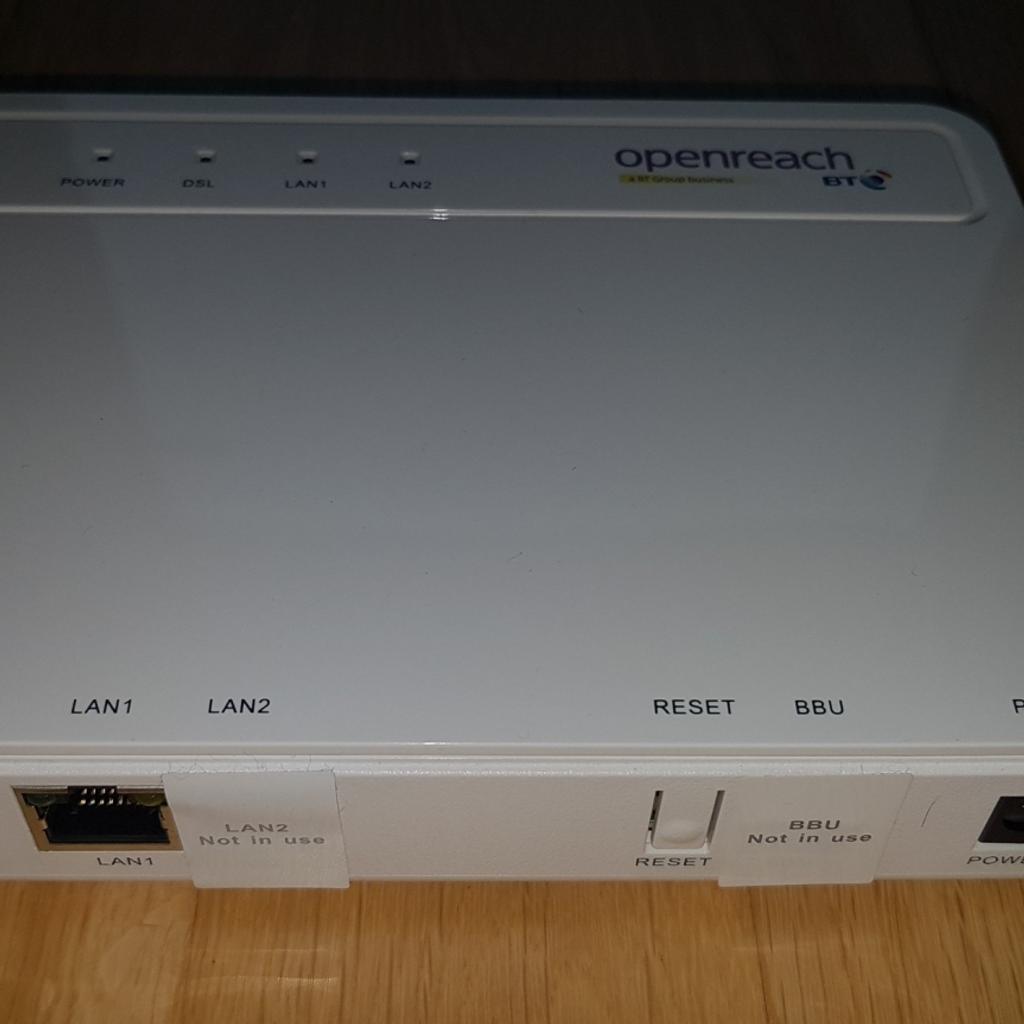 BT Home Hub 3 + BT Openreach VDSL Modem in E14 London for £5.00 for