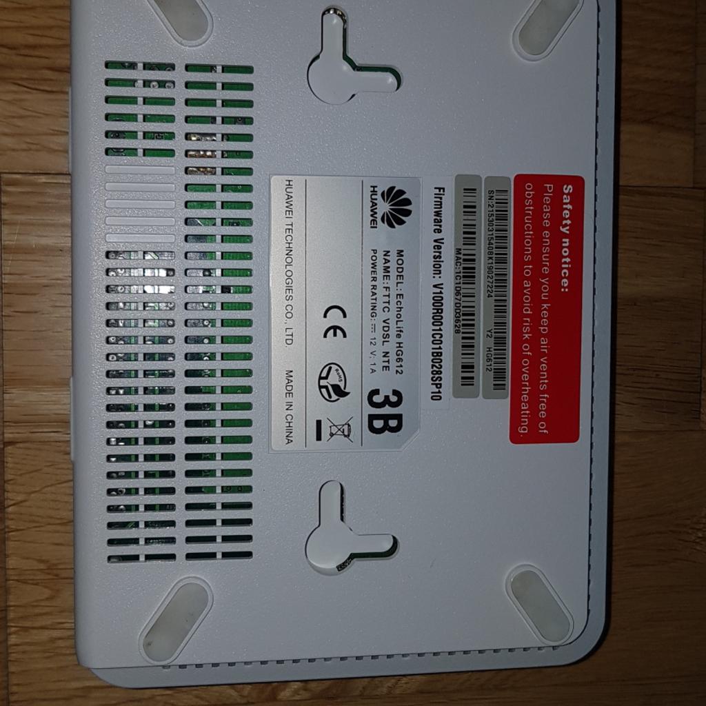 BT Home Hub 3 + BT Openreach VDSL Modem in E14 London for £5.00 for