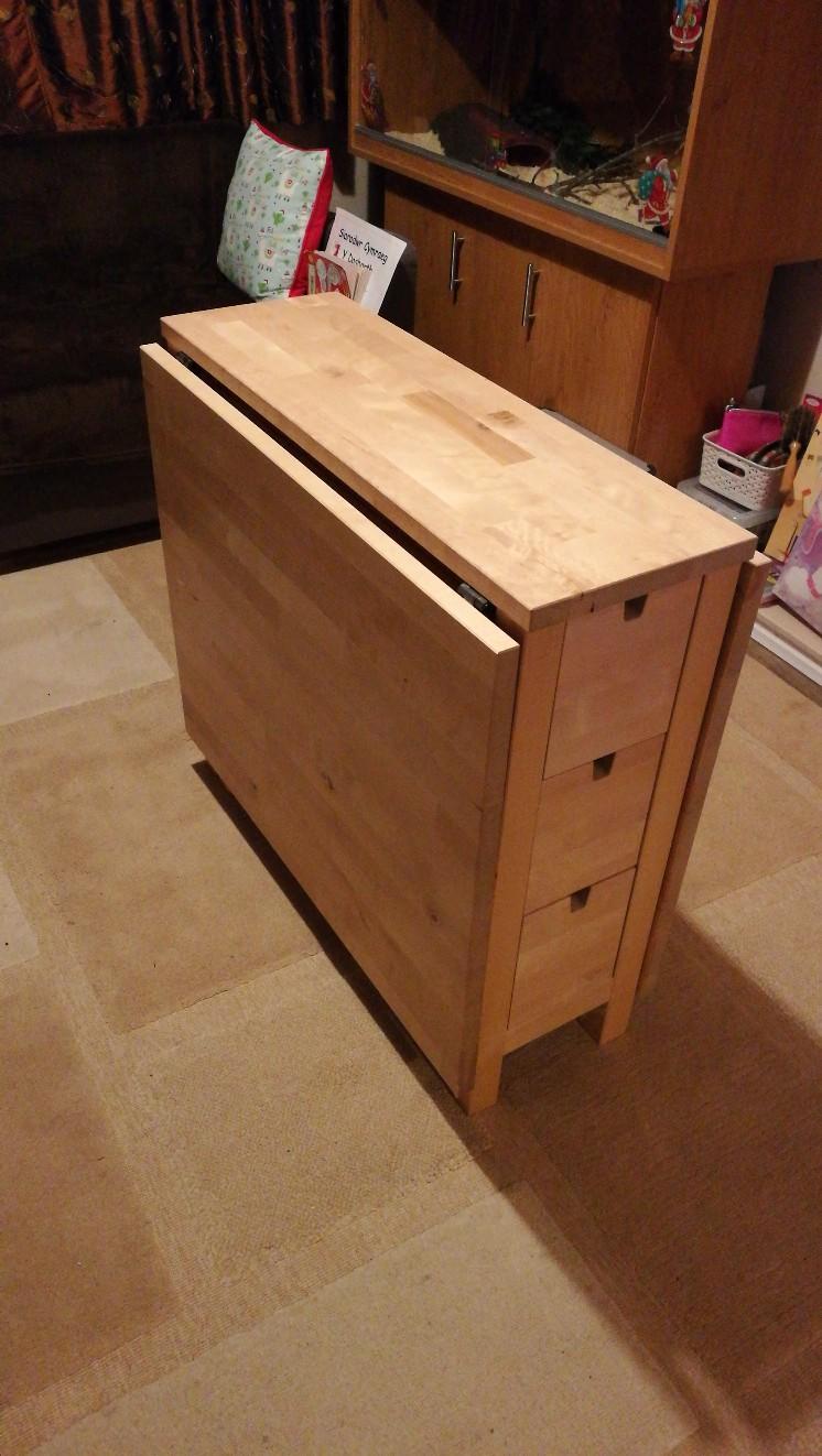 Gate leg Ikea table with drawers in Mynydd Isa für £ 100,00 zum Verkauf