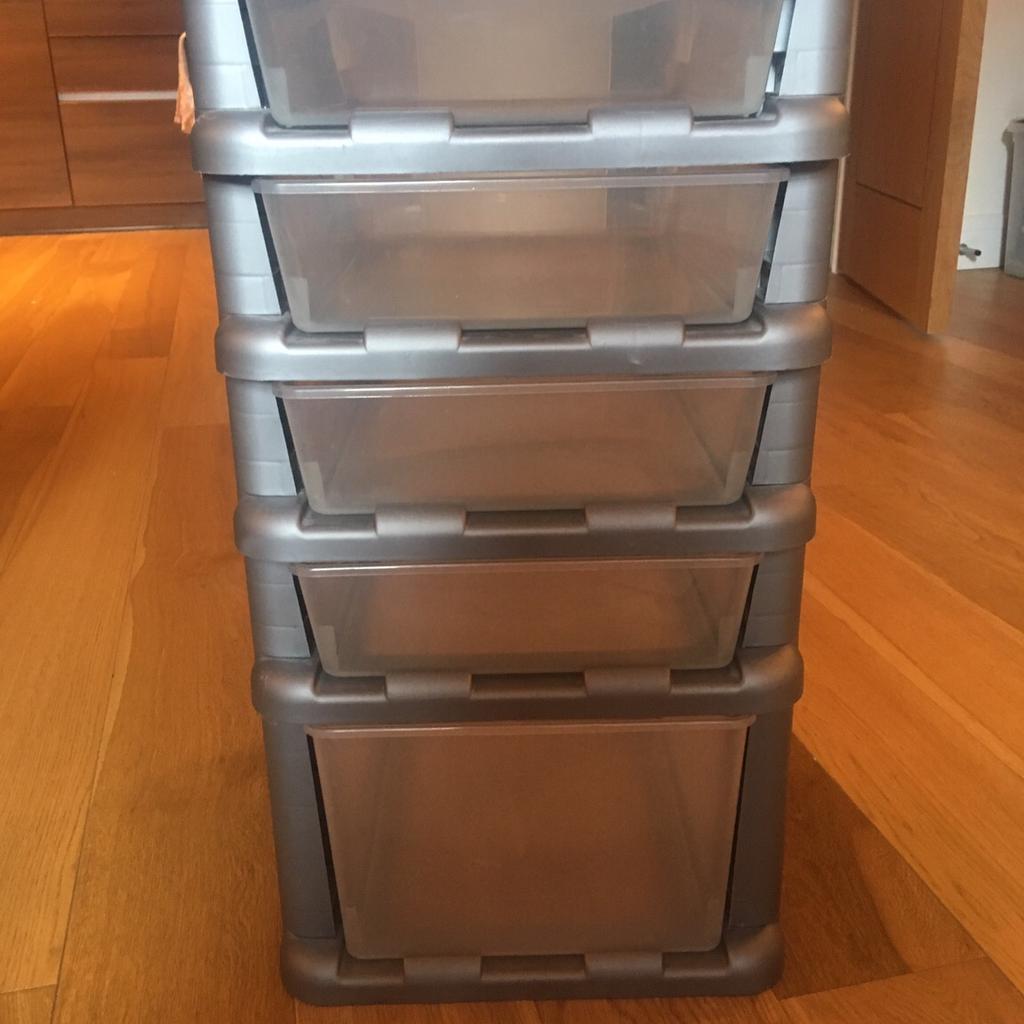 Grey plastic drawers in SW15 Wandsworth for £10.00 for sale Shpock