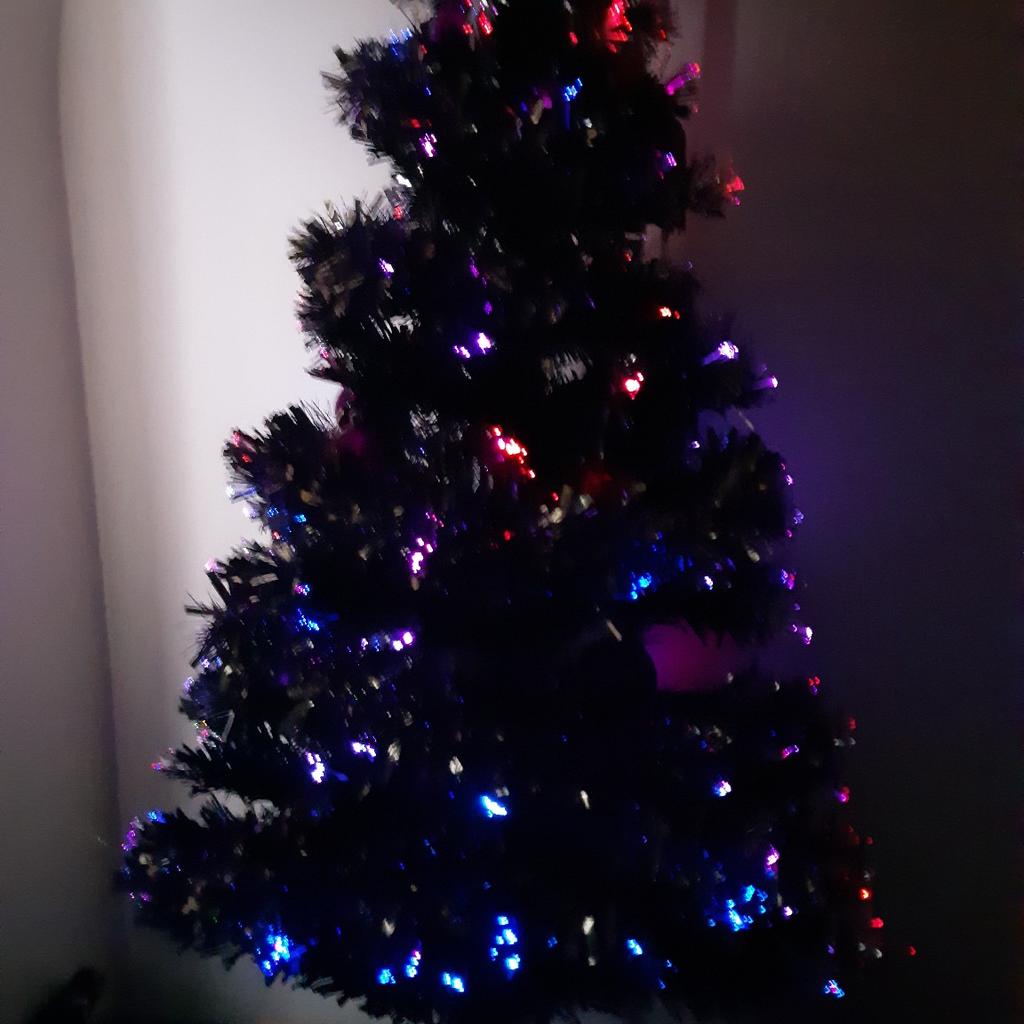 Christmas tree in BD9 Bradford für £ 5,00 zum Verkauf Shpock AT