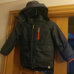 As New - Boys H&M Age 5-6 Denim Style Navy Winter Coat With Detachable Hood

£5

Collection DE13 Kings Bromley Nr Lichfield