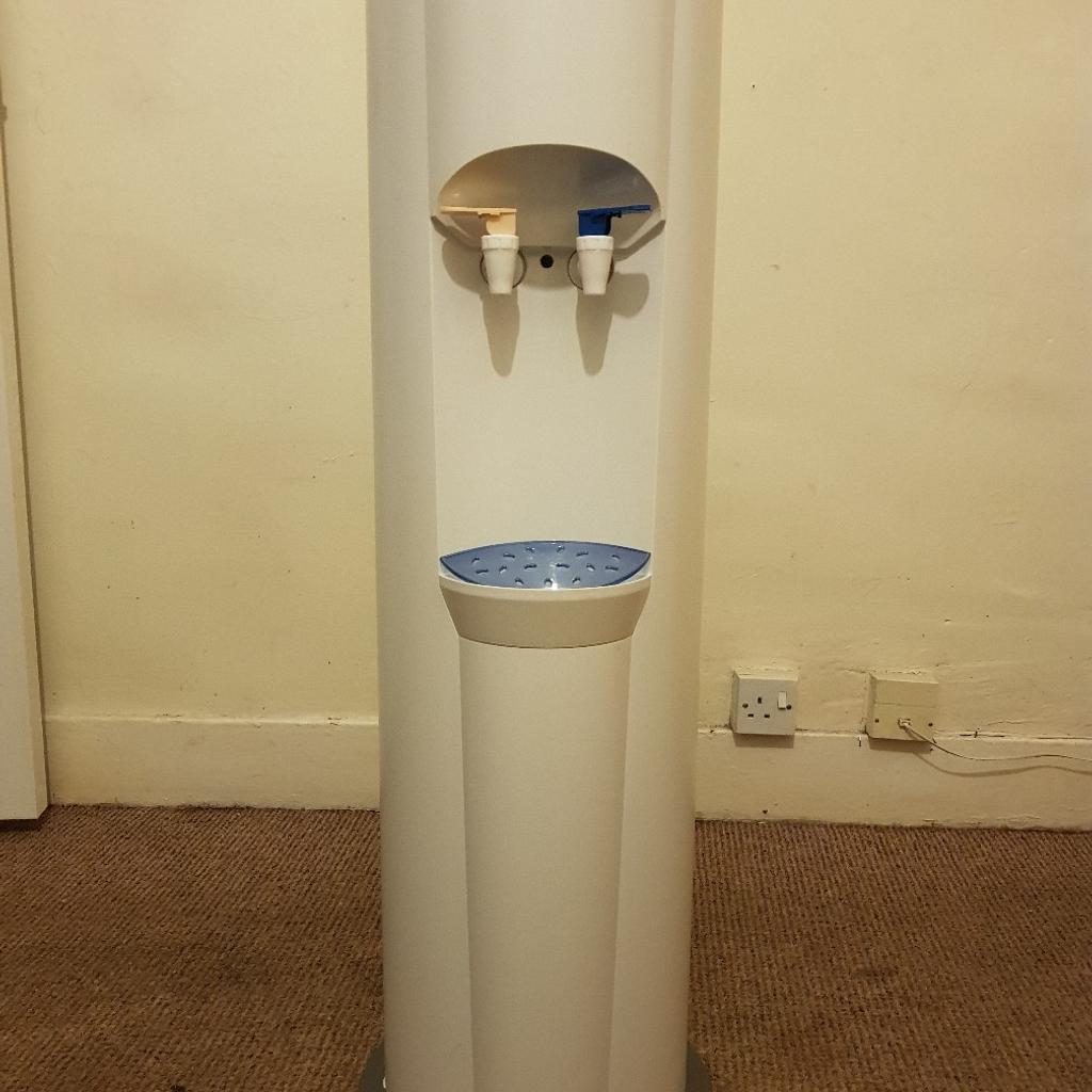Justeau classic cool and cold water dispenser in RM17 Grays for £60.00