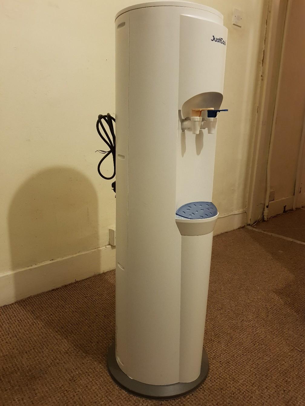 Justeau classic cool and cold water dispenser in RM17 Grays for £60.00