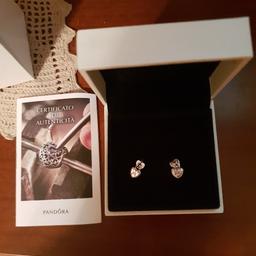 Graziosi orecchini Pandora "lucchetto d'amore", nuovi, con scatola, certificato e sacchetto regalo. 
Prezzo 30 euro