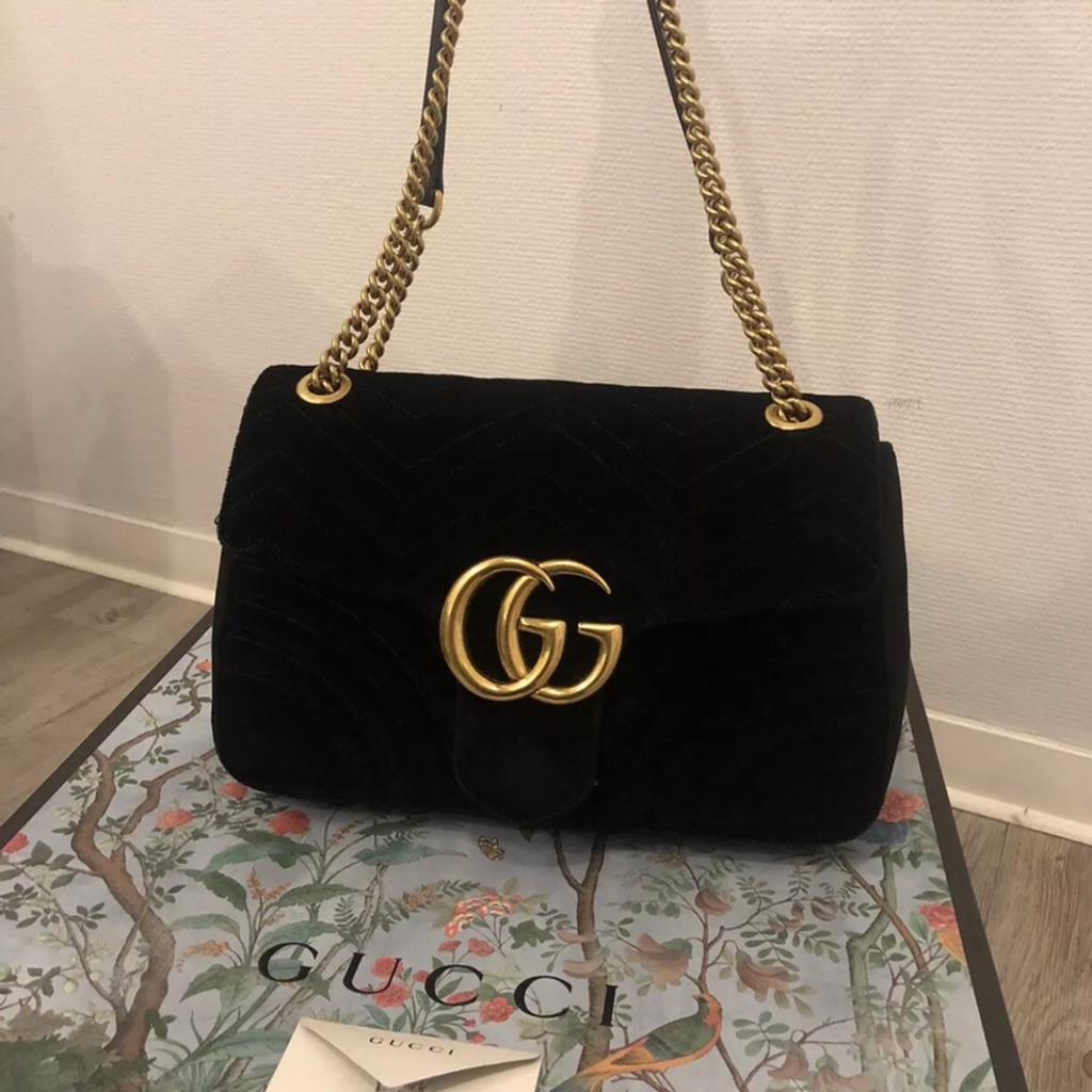 Gucci 'GG Marmont' Samt-Schultertasche in Schwarz