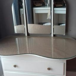 Dressing table with triple mirror and 2 drawers and a glass top. In great condition for its years! Collection Packmoor,  also selling on other sites.