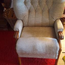 Beautiful armchair, light green, in perfect condition.