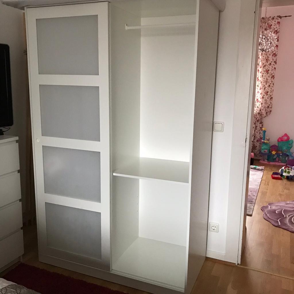 KVIKNE Schiebetüren Schrank IKEA in 64293 Darmstadt für 80,00 € zum Verkauf
