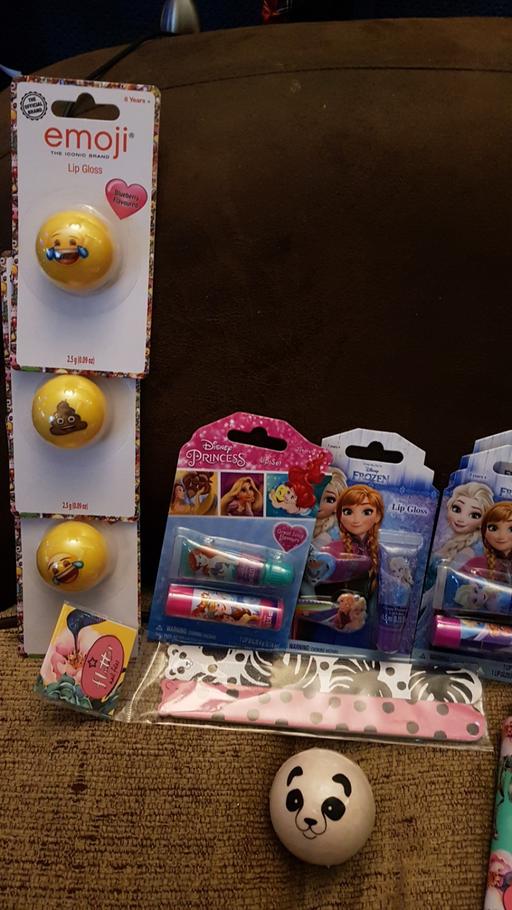 Buy & Sell Beckton East London - Photos for selection of toiletries