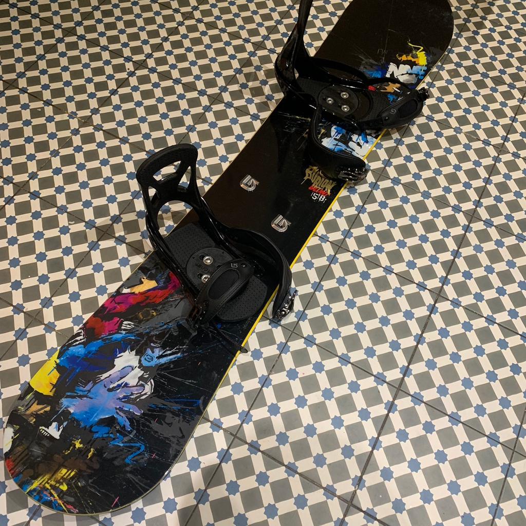 BURTON SNOWBOARD in Southend on Sea for 180.00 for sale Shpock