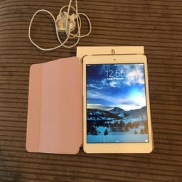 iPad mini 1st generation in mint condition with original packaging and charger iPad works perfectly and is hardly used comes with rose gold flip case

16gb iPad mini