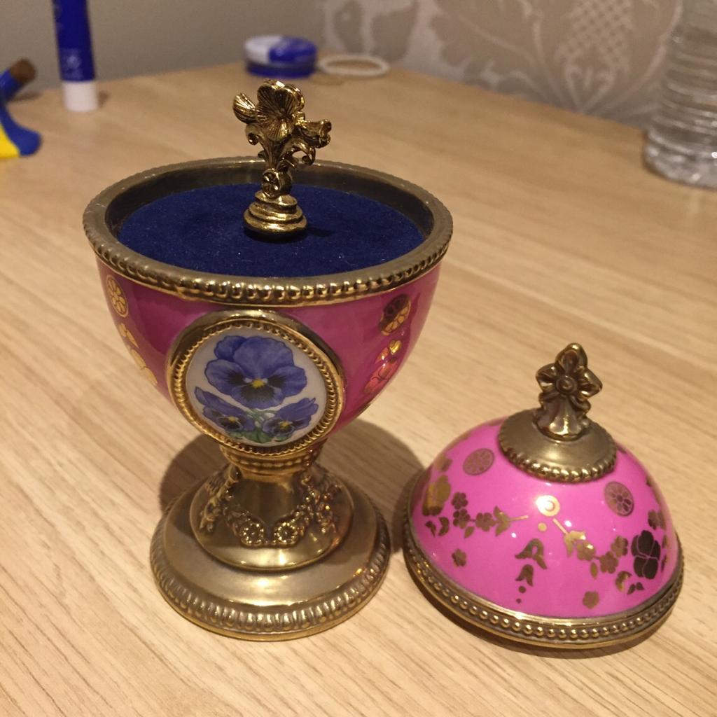 House of faberge musical egg in SE12 London für 10,00 £ zum Verkauf
