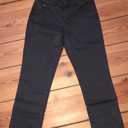 Verkauft wird eine Jeans der Marke Esprit mit Stretchanteil, in Gr.34 ,Länge 32,Farbe schwarz Versand möglich