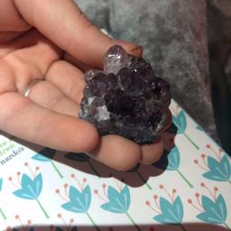 Stunning natural ,raw amethyst cluster , this crystal has ✨ healing properties 
A truly beautiful stone and going for a good deal grab it while it’s here 
Offers 🌈