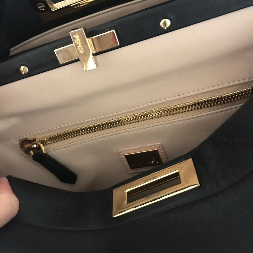 Borsa “Fendi Peekaboo “ in 30142 Cavallino-Treporti for €210.00 for ...