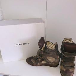 Verkaufe gern getragene Isabel-Marant Sneaker in der Farbe Khaki, Größe 38
Die Schuhe wurden gerne getragen sind aber noch gut erhalten wie man an den Detailbildern erkennt.

Versand 5€
Zahlung via Paypal möglich