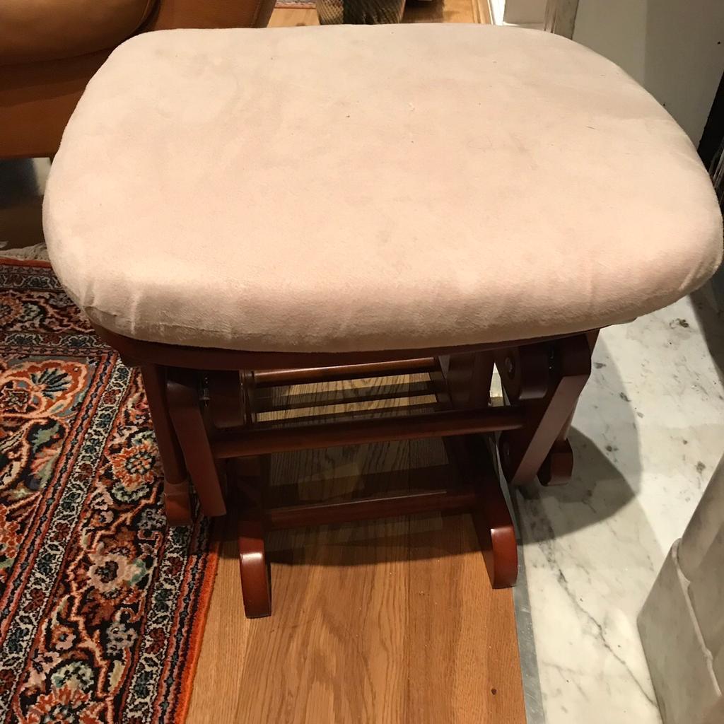 Tutti Bambini Breast feeding chair with stool in SW6 Fulham for £85.00