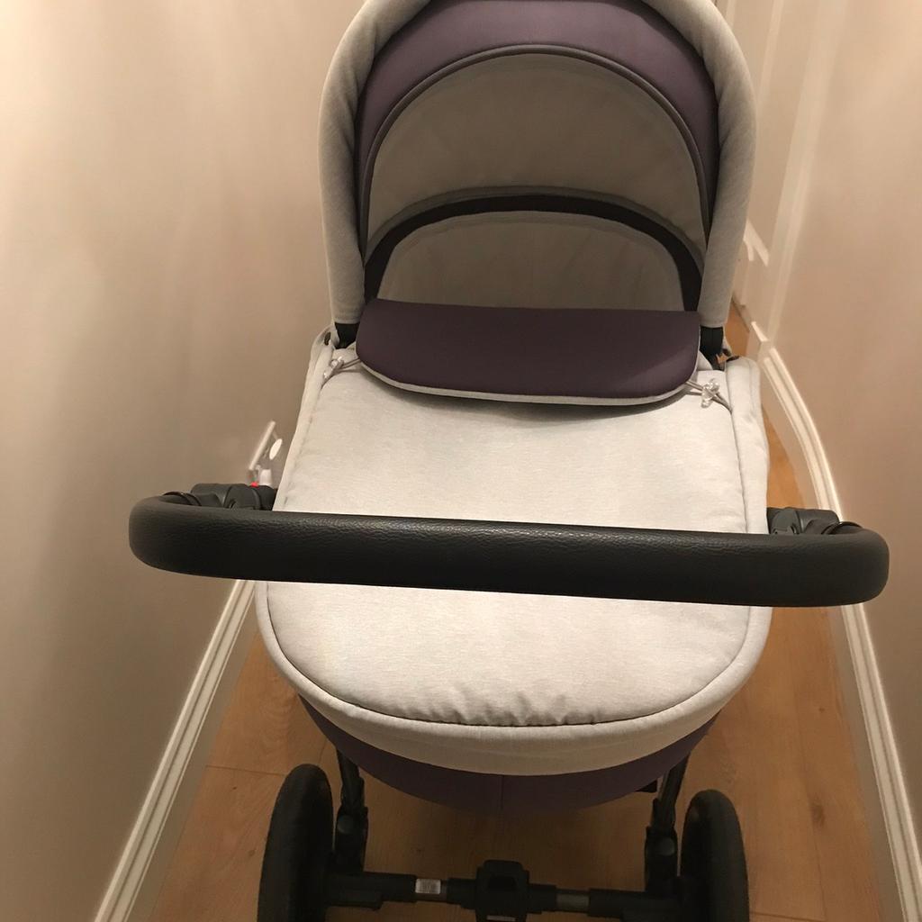 Mini Uno 3 in 1 Pram Pushchair and Car Seat in HA2 Harrow for