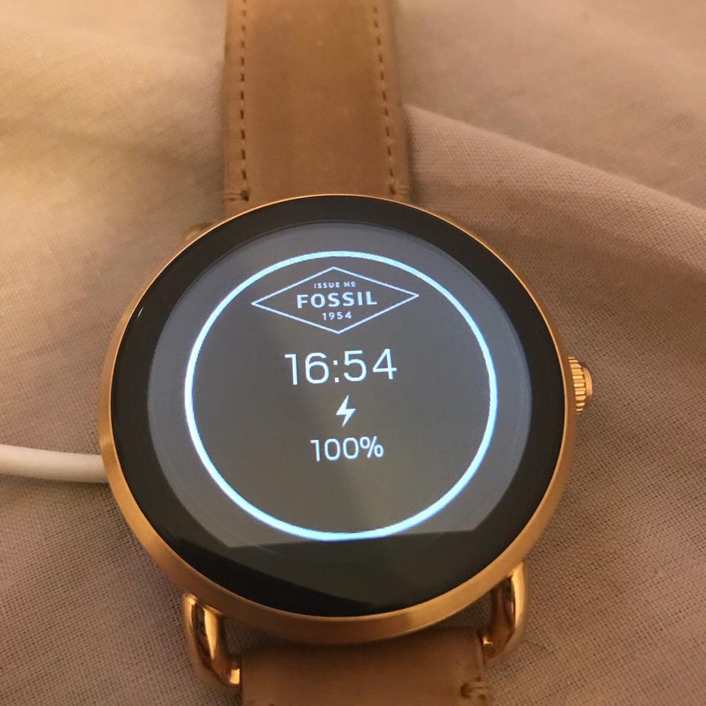 Fossil on sale smartwatch dw2a