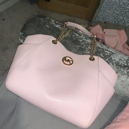 Never really ever used , beautiful baby pink colour with lovely chain handles condition is perfect