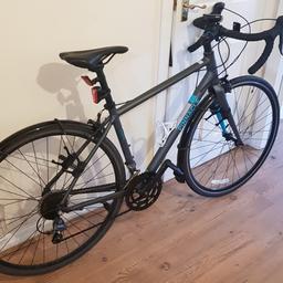 will consider offers for a quick sale
Just under a year old
excellent commuting bike or beginners road bike
couple of surface scratches as pictured
rim brakes
45 cm - 5ft3 - 5ft6
pedals will be swapped out for basket pedals
doesn't come with accessories on photo (lights, mud guards, bottle cage)
pick up only