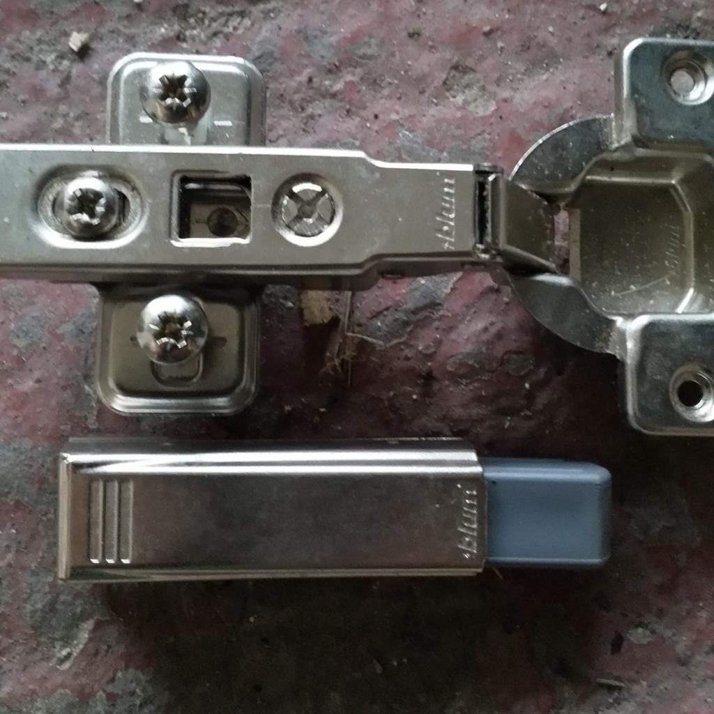 Blum soft close hinge in Cannock Chase für 1,00 £ zum Verkauf Shpock DE