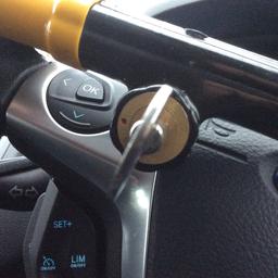 Good solid lock. Visible when on steering wheel.
Sadly have lost one of the keys.