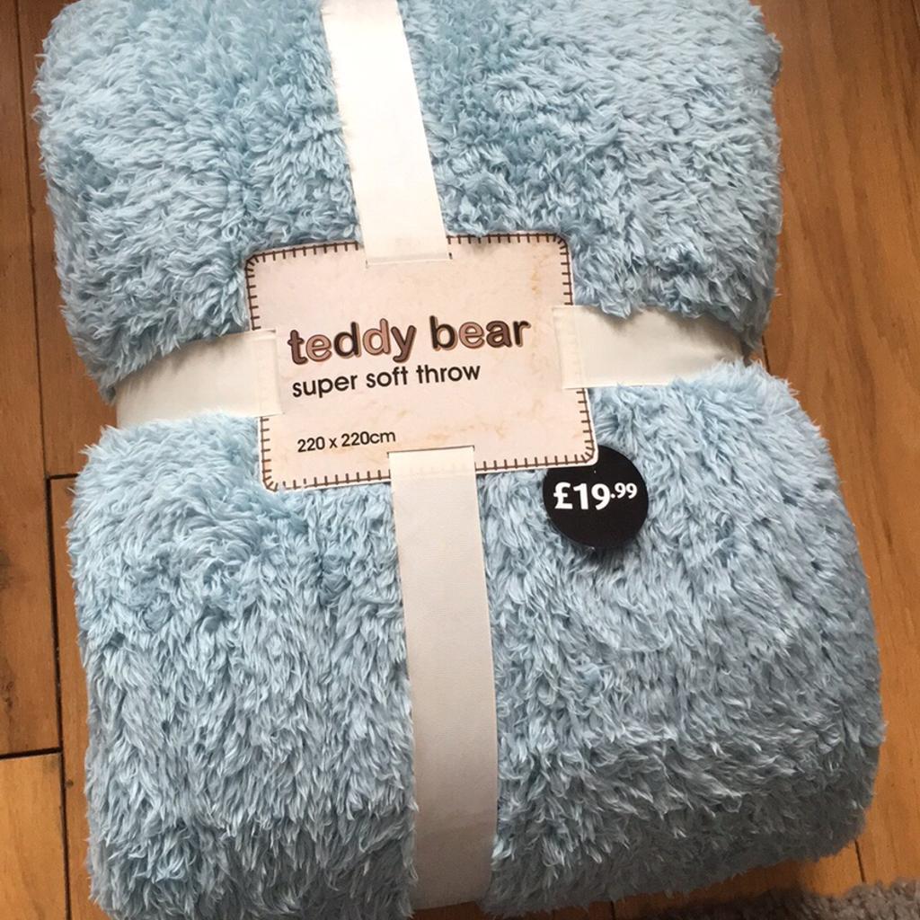 Extra Large Dunelm Blue Teddy Bear Throw NEW! in WS10 Walsall for £10.