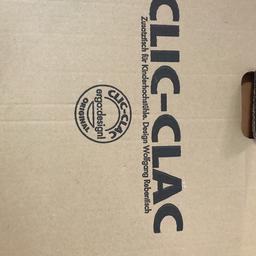 Original Verpackter Clic-Clac Tisch 
für Stokke- Tripp Trapp Hochstuhl,
mit 2 Einhängehilfen

Am liebsten zum Abholen, jedoch kann auch gerne bei Kostenübernahme verschickt werden