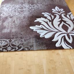 Teppich Brilliance

200 * 290 cm

Farbe: braun

Gebraucht aber guter Zustand