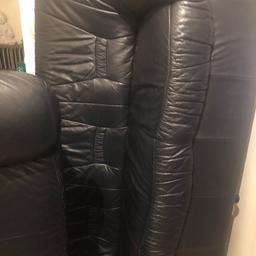 Two seater and three seater sofas 
Black leather 
Good condition 
COLLECTION ONLY DAGENHAM