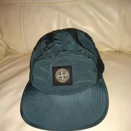 Genuine S.I 5 Panel Cap in Blue
Size Medium with adjustable clip
Cost £85 new last summer
Worn a few times so couple of small marks but not noticeable when wearing.
Selling it as I have too many caps now and won't end up wearing it again.
Check certilogo in pic to authenticate 
Bargain at less than half price!
Can post within U.K if buyer covers P&P.