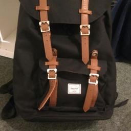 Rucksack vor ein paar Monaten gekauft und kaum genutzt, deshalb soll er jetzt einen anderen Besitzer finden ;)