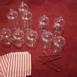 10 plastic sweet jars (4 different sizes)
2 tongs
4 paper bags