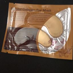 This innovative eye mask contains 100% molecular plant collagen with colloidal gold. This will brighten the complexion and soften and smooth the appearance fine lines and provide a lasting youthful glow.