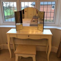 Excellent condition* used for decoration

Next dressing table with mirror and padded stool. Mirror is attached and drawer locks with a small key. Bought for £450

COLLECTION OR DROP OFF IN WIDNES OR LIVERPOOL