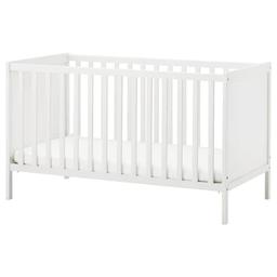 Verkaufe IKEA SUNDVIK Gitterbett Babybett 60x120 cm

Liegefläche höhenverstellbar!

Bett wird zerlegt übergeben!

Abholung in 2320 Rannersdorf oder Mannswörth
