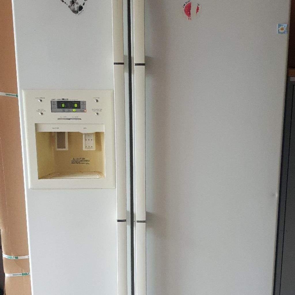 Samsung American Fridge Freezer white in CV3 Rugby for £110.00 for sale