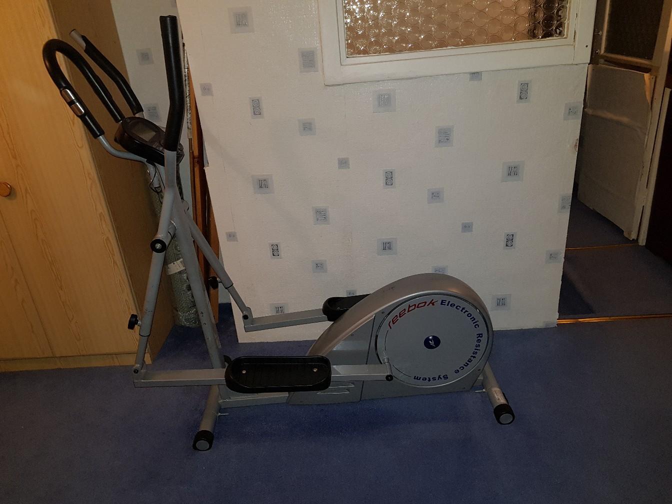 Reebok electronic resistance store system cross trainer