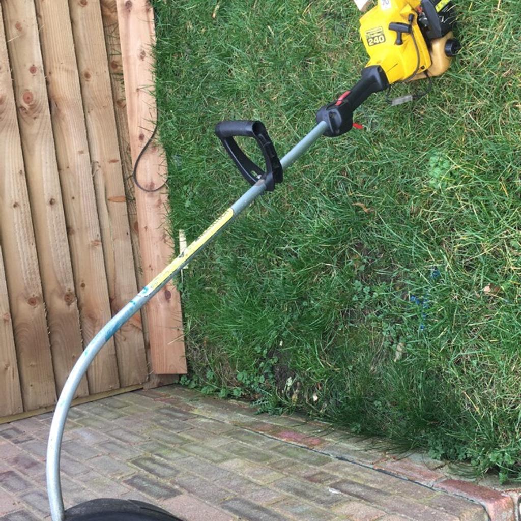 Petrol Strimmer ! McCulloch Trimac 240 70cc in Dacorum for £45.00 for sale Shpock