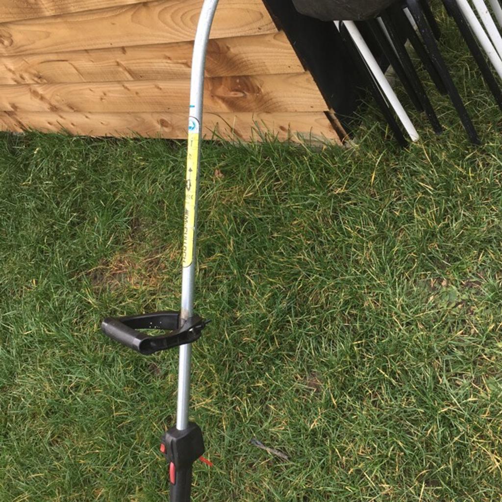 Petrol Strimmer ! McCulloch Trimac 240 70cc in Dacorum for £45.00 for