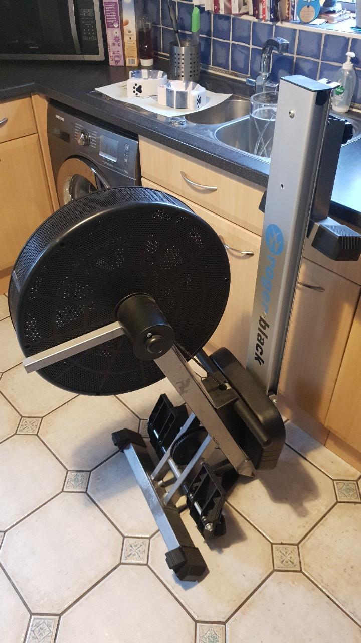 Roger Black Air Rower Rowing Machine in RG27 Hart für £ 40,00 zum ...