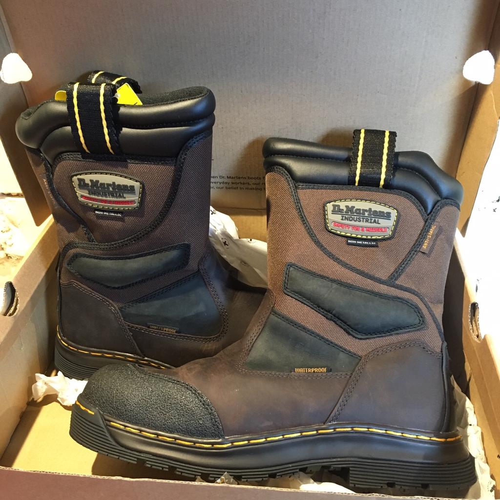 Doc martin clearance rigger boots