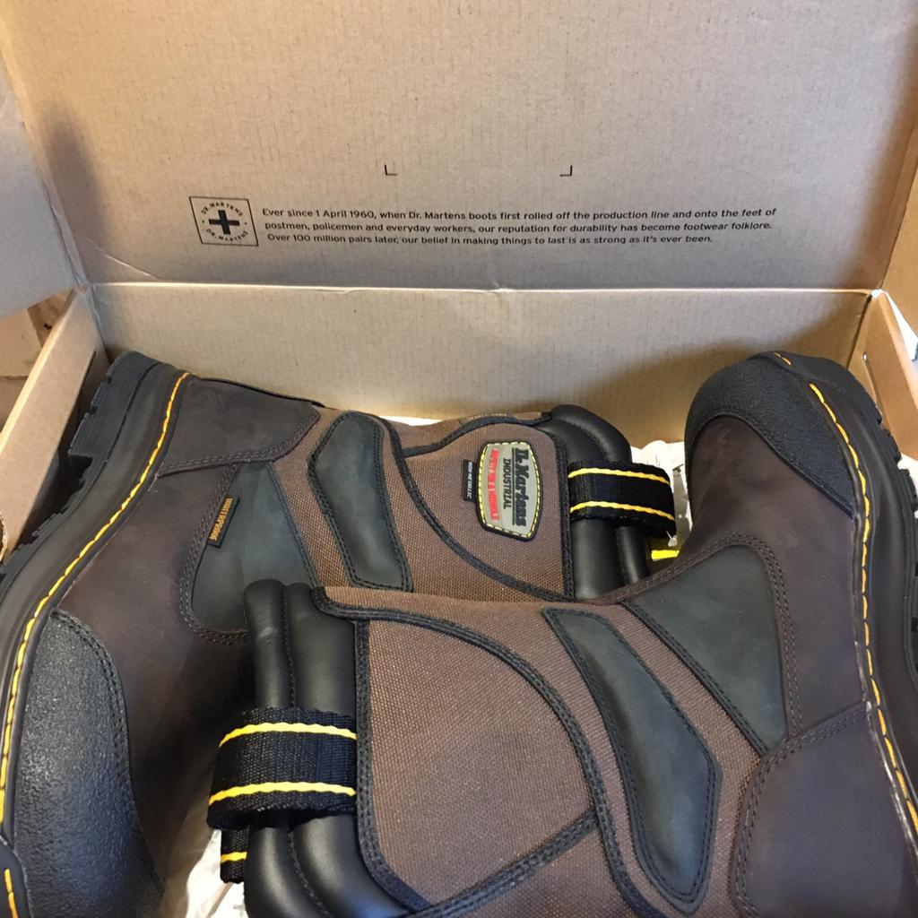 Dr martens turbine outlet rigger boots