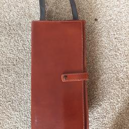 Small leather pouch
Good condition