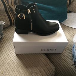 Size 6 ankle boots brand new worn once in the house