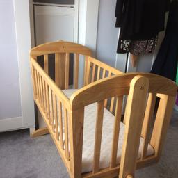 ***sale**
Keep baby close by during their first sleeps with this compact crib. Its swinging motion and classic finish make this cot the perfect first bed for your little one.

Buyer collects from wirral ch46