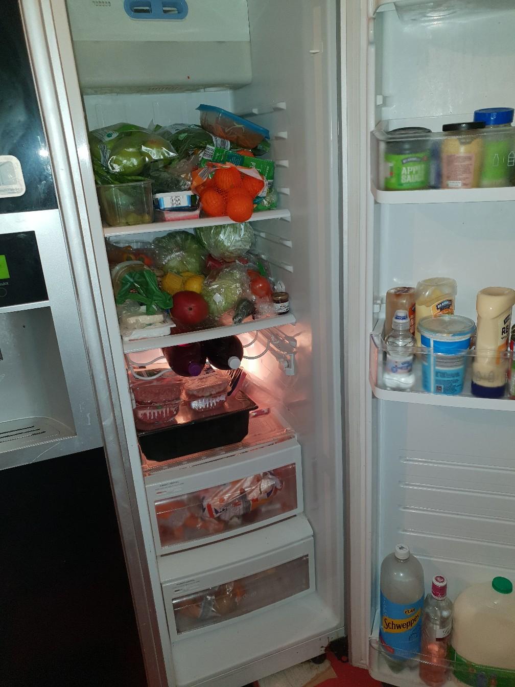 LG American fridge freezer in OL4 Oldham für 200,00 £ zum Verkauf