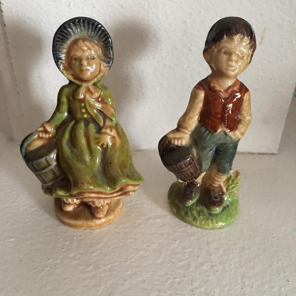 Nursery rhyme characters. Book shelf ornament in Bolsover für £ 5,00